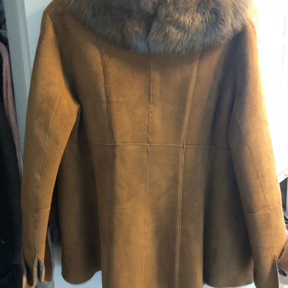 Genuine shearling sheepskin coat. Size large. - Picture 8 of 8